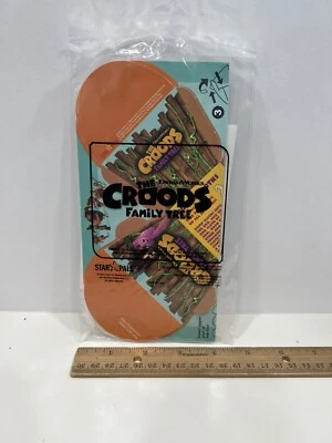 Carl's Jr Star Pals Dreamworks The Croods Family Tree, 2022, Nuevo, Caja de perezosos Foto 1 de 4