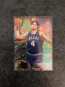 1995-96 Fleer Metal Cherokee Parks Rookie Roll Call Dallas Mavericks #R4 - Bild 1 von 2