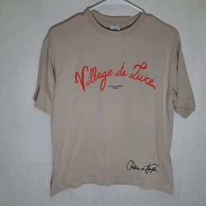 Zara S T-Shirt Mens Village de Luxe Graphic Tee Beige Cotton Back Print Travel - Imagen 1 de 7