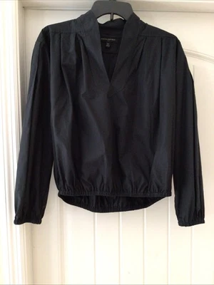 NUEVO SIN ETIQUETAS, Blusa para mujer Republic Banana negra con dobladillo burbuja, cuello en V, talla XS. Foto 1 de 4