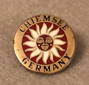 Rare 1982 Chiemsee Germany Brass & Enamel Alpin Sports Ski Pin Luge Bobsled 3/4 - Bild 1 von 3