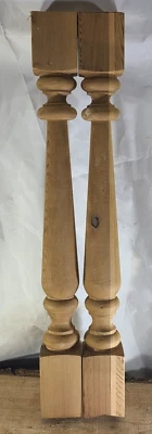 Cedro vintage? Lote de 2 balaústres de eixo de madeira virados 23 x 2 1/2 polegadas - Imagem 1 de 4
