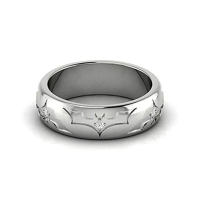 Anillo de boda para hombre de oro blanco de 14 k con diamantes creados en laboratorio de 0,40 quilates sobre Batman Foto 1 de 4