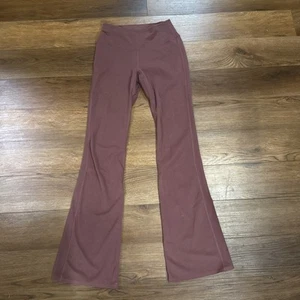 Uniqlo Mauve ausgestellte Legging Yogahose Größe XSmall gebraucht, in einwandfreiem Zustand kostenloser Versand - Bild 1 von 4