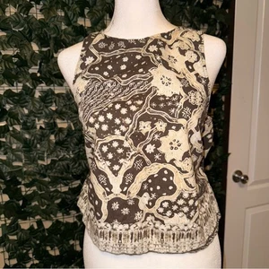 Free People Black and Cream Patterned top size S flowers printed - Picture 1 of 8
