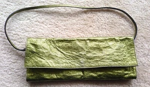 Bolso clutch de cuero metalizado verde ZILLA East West RARO hecho en Italia - Imagen 1 de 22