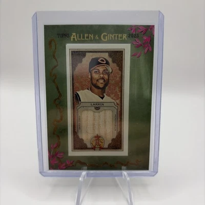 Mini relíquia emoldurada 2025 Topps Allen & Ginter Barry Larkin #MFR-BLA Cincinnati - Imagem 1 de 2