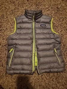 Patagonia Children's Boys Down Vest Size 10/Medium - Picture 1 of 5