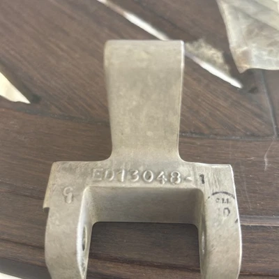 TWIN COMMANDER AIRPLANE/AIRCRAFT NOSE GEAR BRACKET ED13048-1 - Image 1 of 4