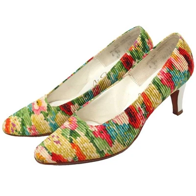 1950s 1960s Vintage AirStep Shoes Heels Pumps Pleated Floral Flower Fabric 6 N - Image 1 of 4