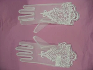 White Communion Wedding Little Girls Gloves 7-9 years 7 inches sealed - Picture 1 of 1