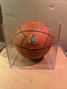 RARO Boston Celtics Campioni del Mondo Pepsi Cola Facsimile Firmato Basket - Foto 1 di 6