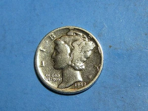 1942  D  Mercury Dime - Picture 1 of 2