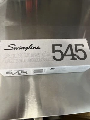 Grapadora de escritorio Swingline estándar, capacidad para 15 hojas, negra Foto 1 de 4