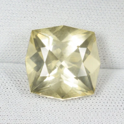 7.84 ct TOP LUSTROUS - LIGHT YELLOW  NATURAL ANDESINE GEMS SQ Cushion See Vdo CL - Image 1 of 2