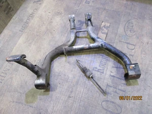 Suzuki GSF 600 S WVA8 soporte principal soporte main stand C1483 - Imagen 1 de 2