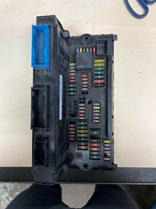 BMW FRONT FUSE BOX SAM MODULE PART # 9234421 - Picture 1 of 6