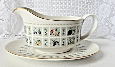 Royal Doulton Tapiz Gravy Boat y Placa Base Frutas y Flores Borde Dorado Eng Foto 1 de 4