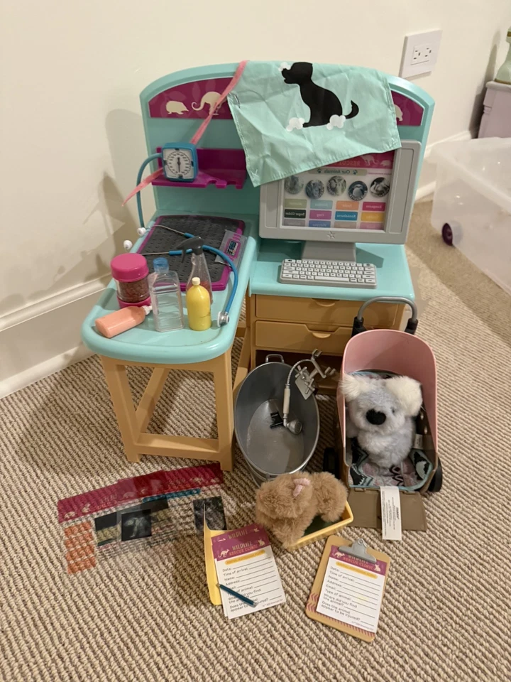 AMERICAN GIRL Doll, AG, GOTY Kira Wildlife Rescue Animal Clinic Exam Table / Vet - Image 1 of 1