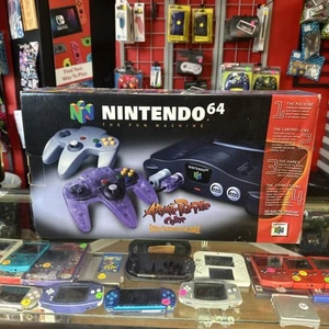 Nintendo 64 N64 Konsole Atomic Purple Controller Bundle Originalverpackt Komplett (funktioniert) - Bild 1 von 7