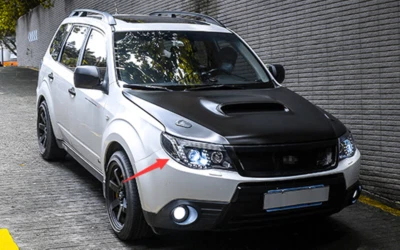Conjunto de faros LED delanteros exteriores de plástico ABS para Subaru Forester 2008-2012 Foto 1 de 4