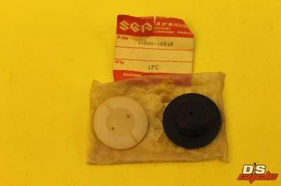 NOS Suzuki Oil Cap Gasket 1983-1991 FA50 1973-1977 GT250 44660-18818 - Image 1 of 4