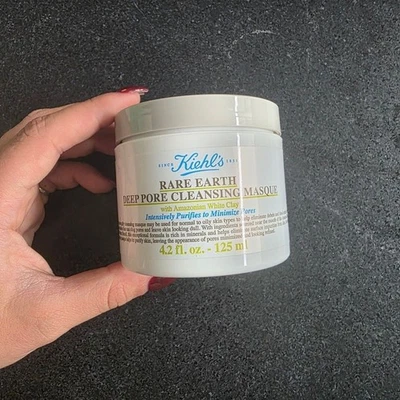 Nueva máscara limpiadora de tierras raras Kiehl's Foto 1 de 3