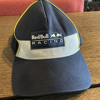 Gorra Red Bull F1 Racing/Puma Logo Cielo Nocturno con Borde Amarillo Correa Ajustable Foto 1 de 4