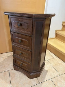 Gut erhaltene kleine Kommode aus Holz - Bild 1 von 5