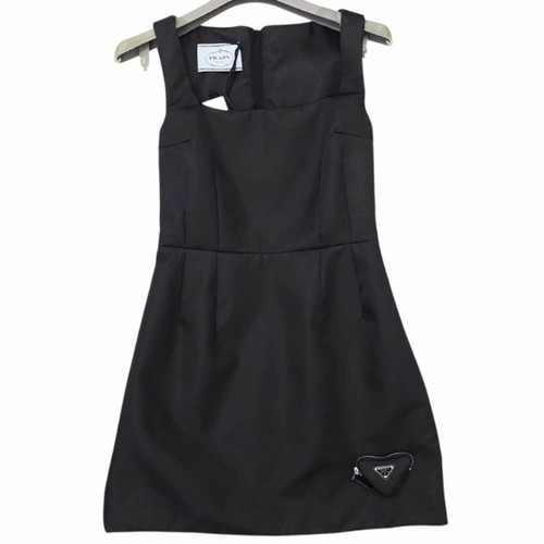 Abito Prada Taggato 24SS Re Nylon Smanicato Con Tasche Stretto Triangolare Usa