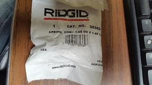 RIDGID, GENUINE SPRING COMP 1.05 OD X 1.40 LG, CAT#35362 - Picture 1 of 2