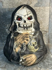 Ostern unbegrenzt grimmiger Sensensenmann Latex Schaum Schädel Requisite Dekor 13"" rote Augen Halloween - Bild 1 von 8