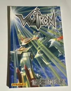 DYNAMITE - VOLTRON Vol. 1 THE SEXTH PILOT TPB con LION FORCE VOLTRON - Imagen 1 de 2