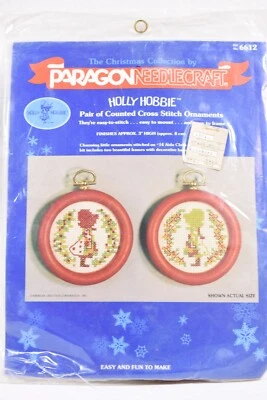 Kit de agujas Paragon par de adornos de punto de cruz de hobby de acebo Foto 1 de 4