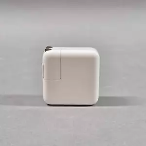 Apple 30W USB-C Power Adapter White A1882 - Picture 1 of 4