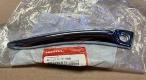 Honda OE Back Rr Garnish for Front Fender 98-02 VT1100 Shadow Aero 61125-MBH-000 - Picture 1 of 1
