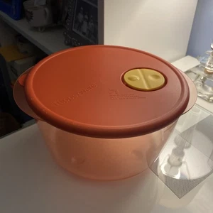 Tupperware Rock N Serve Microwave Bowl Vented Lid 3704A-1/3702A-3 Lid-Orange - Picture 1 of 6