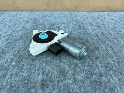 INFINITI Q60 2017-2022 OEM RIGHT PASSENGER SIDE DOOR POWER WINDOW MOTOR ASSEMBLY - Image 1 of 4