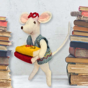 Corinne Lapierre Felt Craft Mini Kit Little Mouse The Librarian from felt MKL... - Picture 1 of 1