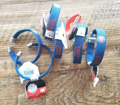 Lot of 6 Chicago Cubs Bracelets MLB New Cover