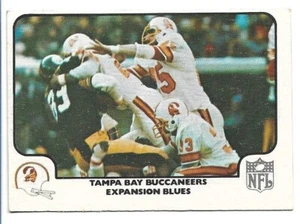 Fleer NFL Team Action 1977 #54 Expansion Blues - Tampa Bay Buccaneers - Imagen 1 de 2