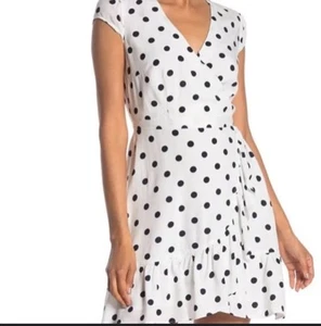 J. Mini Vestido Crew Volantes Frontales Imitación Envolvente en Lunares Blancos Talla 2 Nuevo con Etiquetas - Imagen 1 de 10