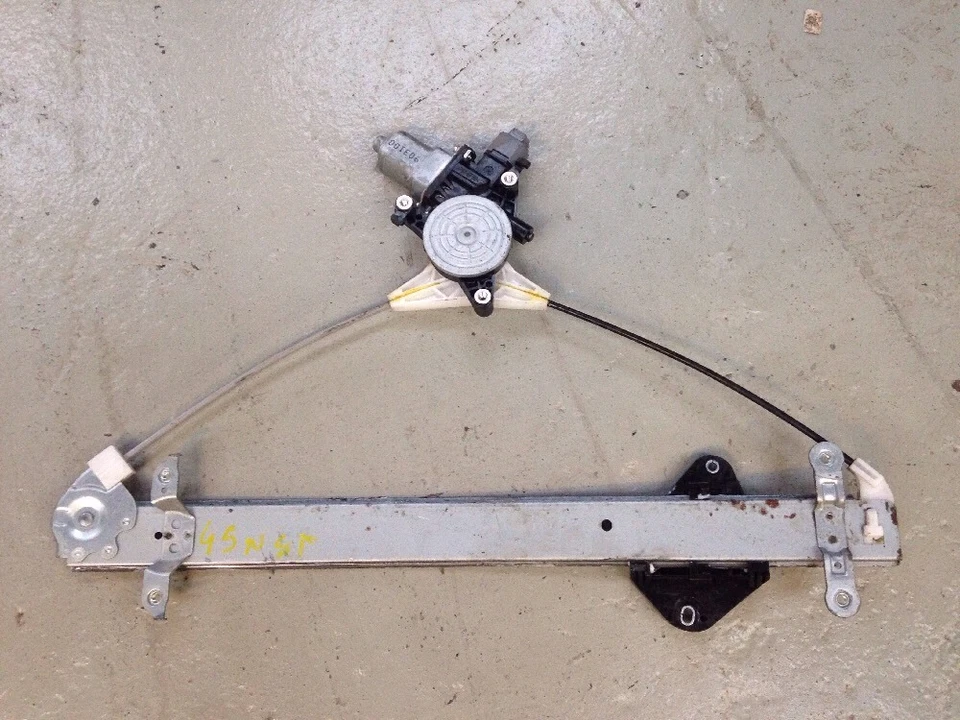 Subaru Forester MK3 2010 N/S/F Passenger LH Front Window Regulator Motor — 第 1/1 张图片