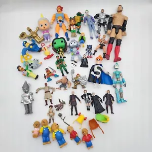 Lote mixto de 37 figuras de juguete y acción vintage LEER - Imagen 1 de 5