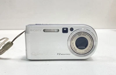 Sony Cyber-shot DSC-P200 7.2MP Compact Digital Camera - Image 1 of 4