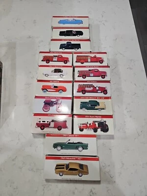 Lote de (15) coches clásicos fundidos a presión modelos surtidos 1:64 Reader's Digest de colección Foto 1 de 4