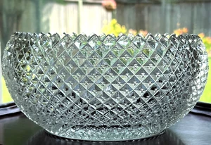 Westmoreland Clear English Hobnail 8 1/2" Cupped Serving Bowl - Picture 1 of 2