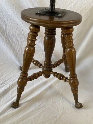 Seng Chicago Taburete Piano Pie Garra Banco Latón Pintado Madera Asiento Ajustable De Colección Foto 1 de 4