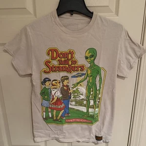 Steven Rhodes T Shirt Don't Talk to Strangers Alien & Kids Mens Size Small - Picture 1 of 4