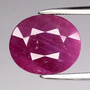 💎 4,45ct 10,8x9mm Oval Natur Purpur Rot Rubin - Unbeheizt, Tansania Edelstein - Bild 1 von 4